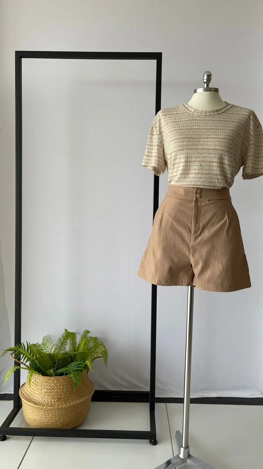 T-SHIRT MALHA CANELADA LISTRA